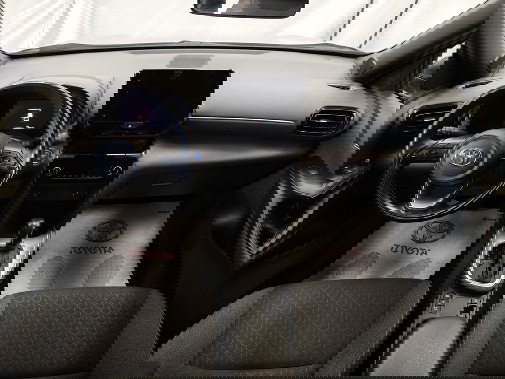 Toyota Yaris Cross usata a Roma (9)