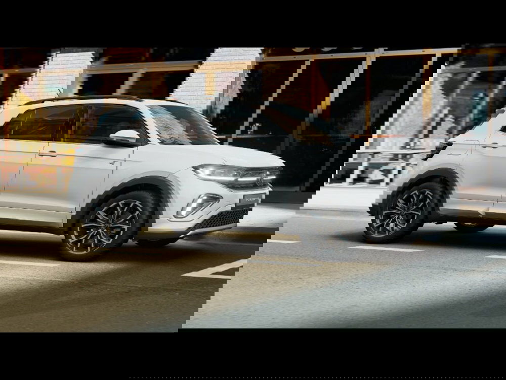 Volkswagen T-Cross nuova a Livorno (3)