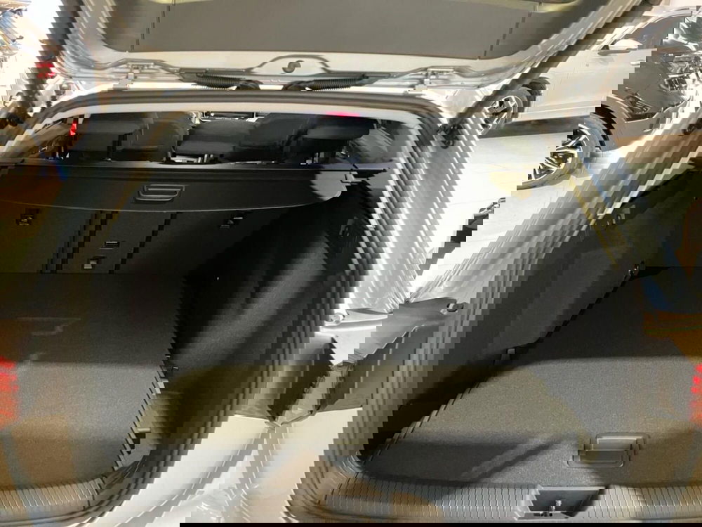 Volkswagen Golf Variant nuova a Bologna (10)