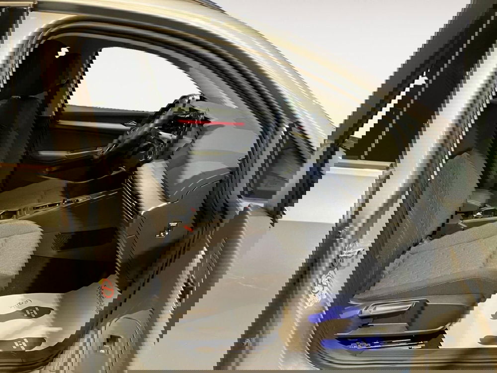 Volkswagen Golf Variant nuova a Bologna (8)