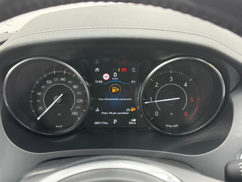 Jaguar E-Pace usata a Como (12)