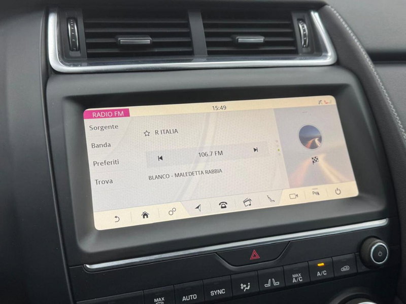 Jaguar E-Pace usata a Como (16)