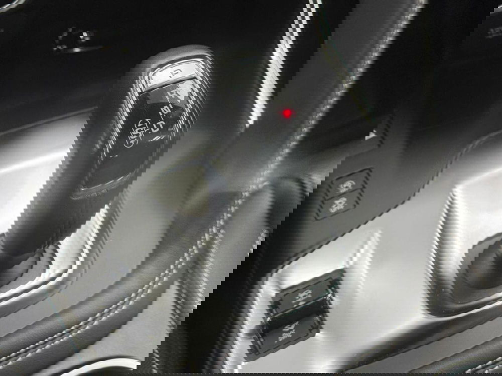 Jaguar E-Pace usata a Como (19)