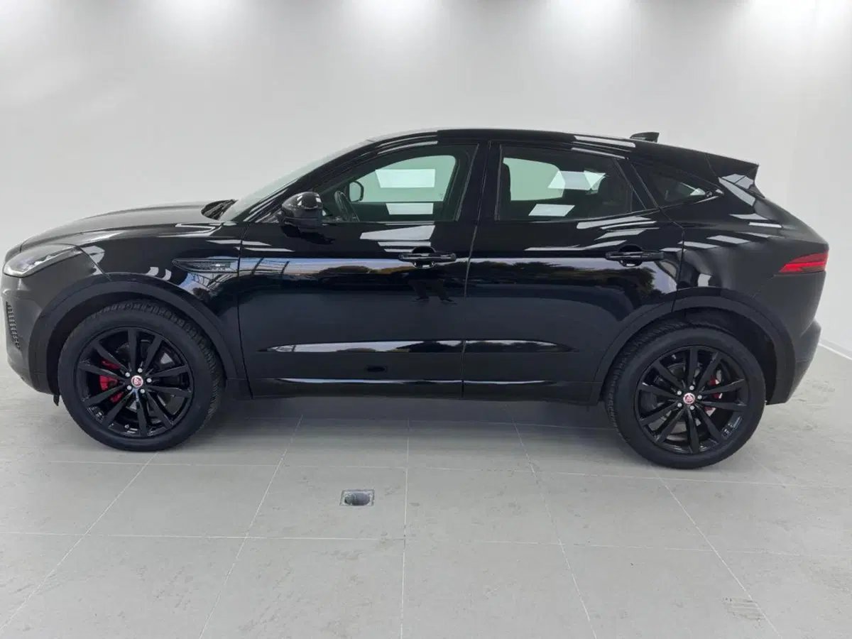 Jaguar E-Pace usata a Como (8)