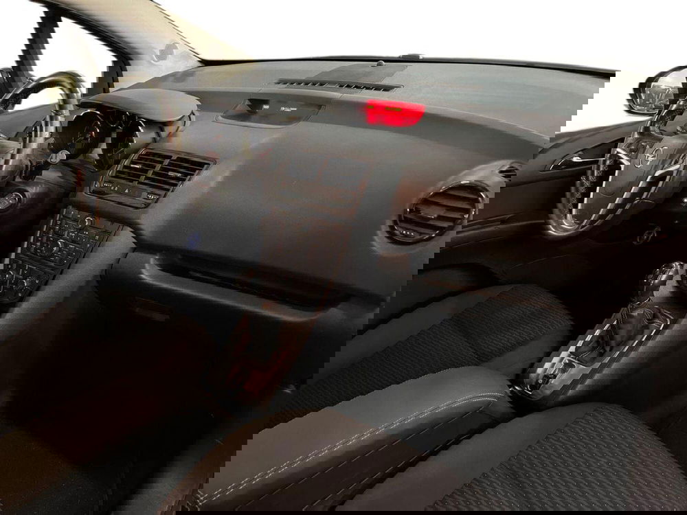 Opel Meriva usata a Bari (9)