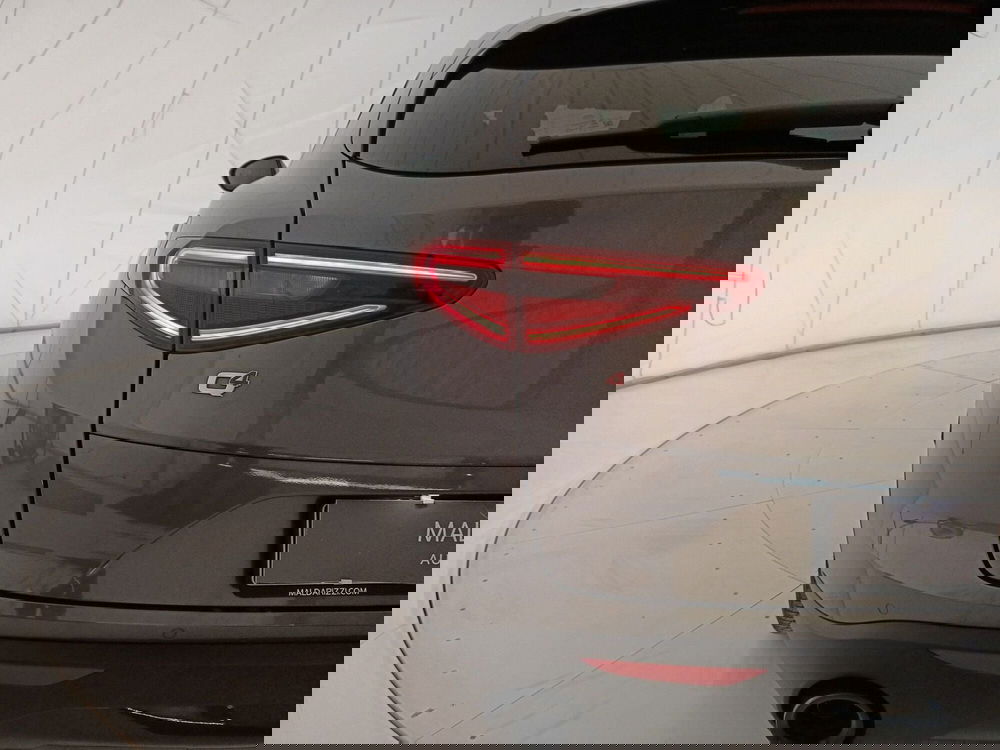 Alfa Romeo Stelvio usata a Bari (11)