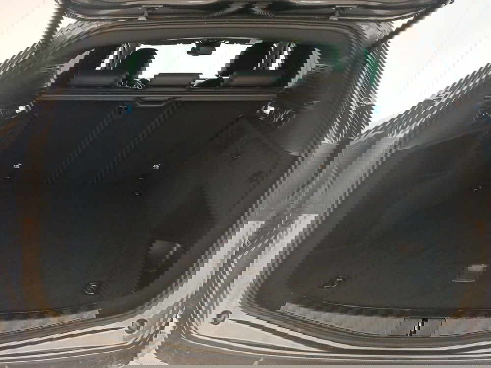 Alfa Romeo Stelvio usata a Bari (13)