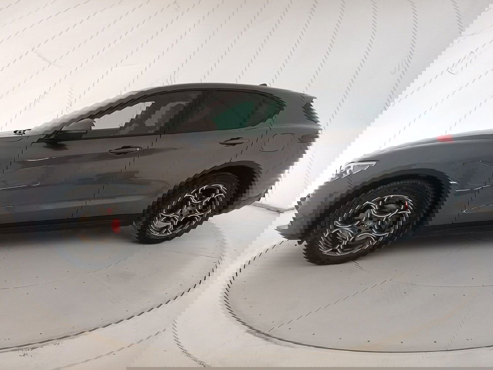 Alfa Romeo Stelvio usata a Bari (2)