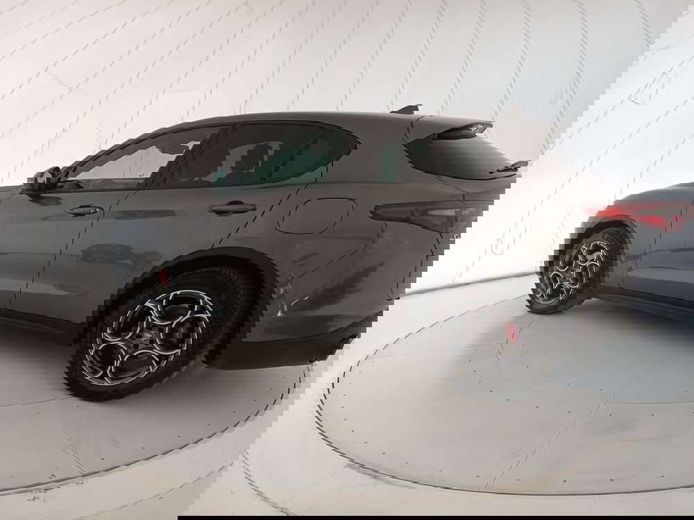 Alfa Romeo Stelvio usata a Bari (3)