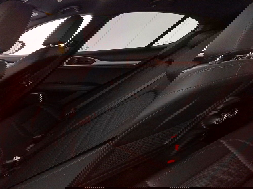 Alfa Romeo Stelvio usata a Bari (8)