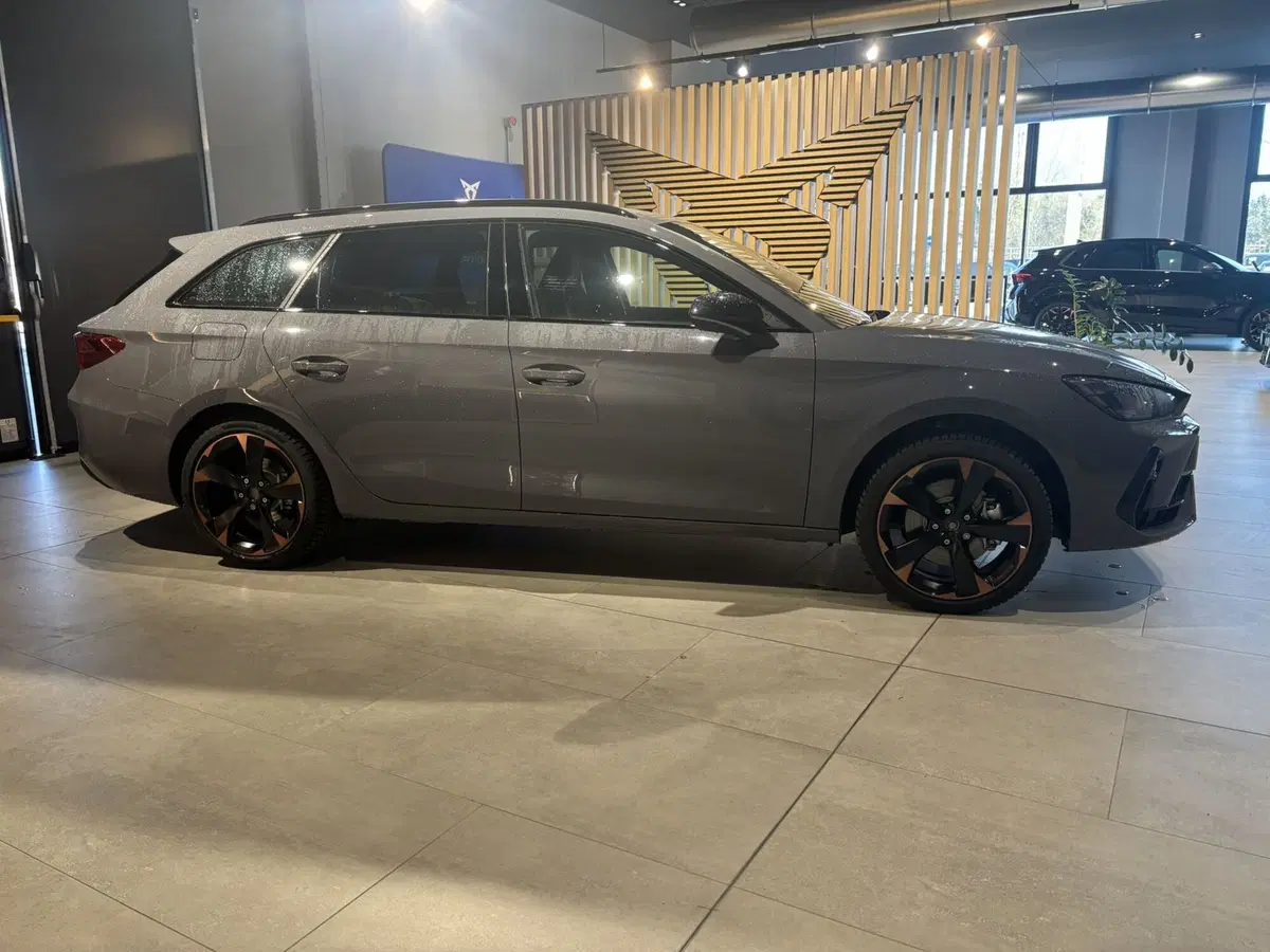 Cupra Leon Station Wagon nuova a Ferrara (4)