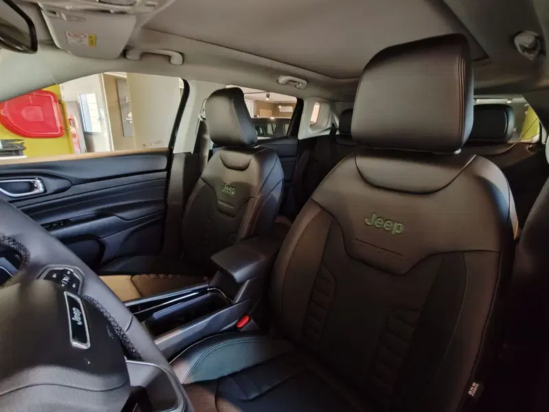 Jeep Compass nuova a Pisa (9)