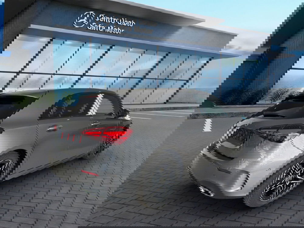 Mercedes-Benz Classe A nuova a Cosenza (4)