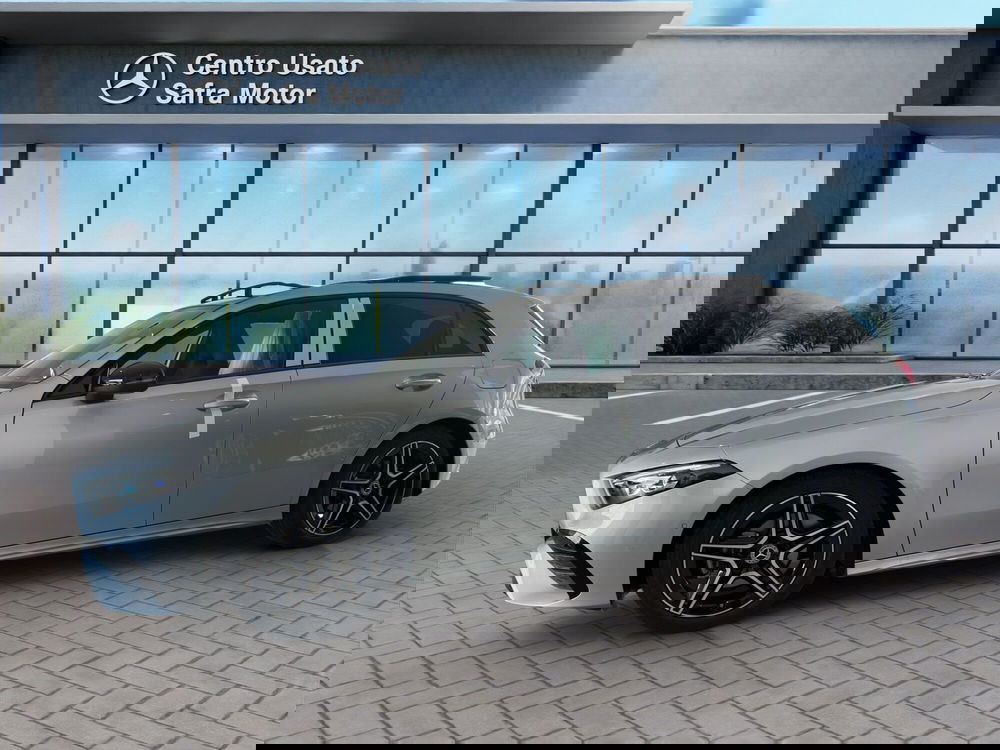 Mercedes-Benz Classe A nuova a Cosenza (4)