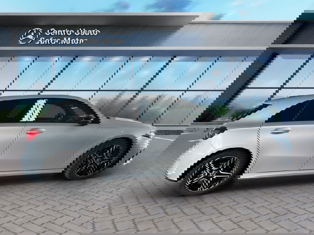 Mercedes-Benz Classe A nuova a Cosenza (8)