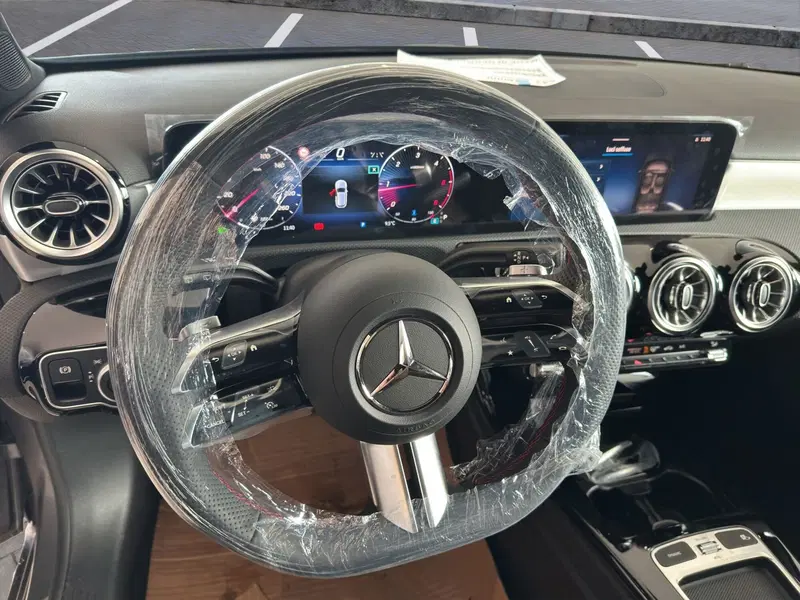 Mercedes-Benz Classe A nuova a Cosenza (10)