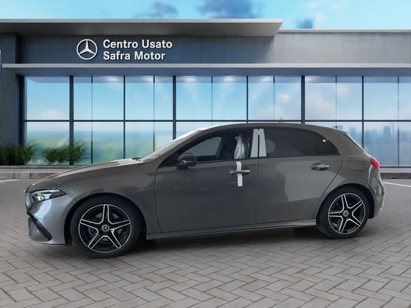 Mercedes-Benz Classe A nuova a Cosenza (4)