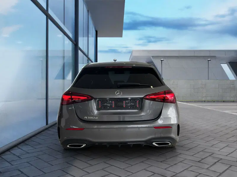 Mercedes-Benz Classe A nuova a Cosenza (6)