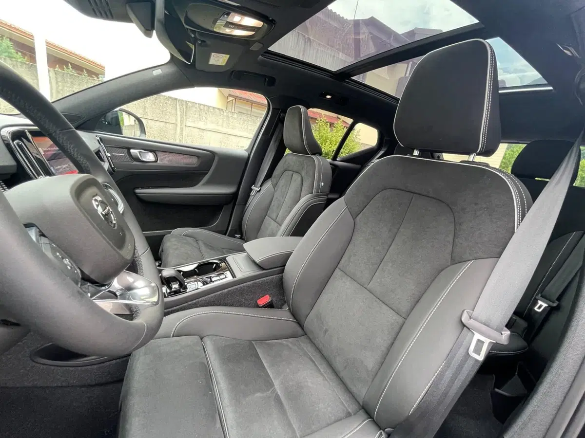 Volvo XC40 nuova a Como (11)