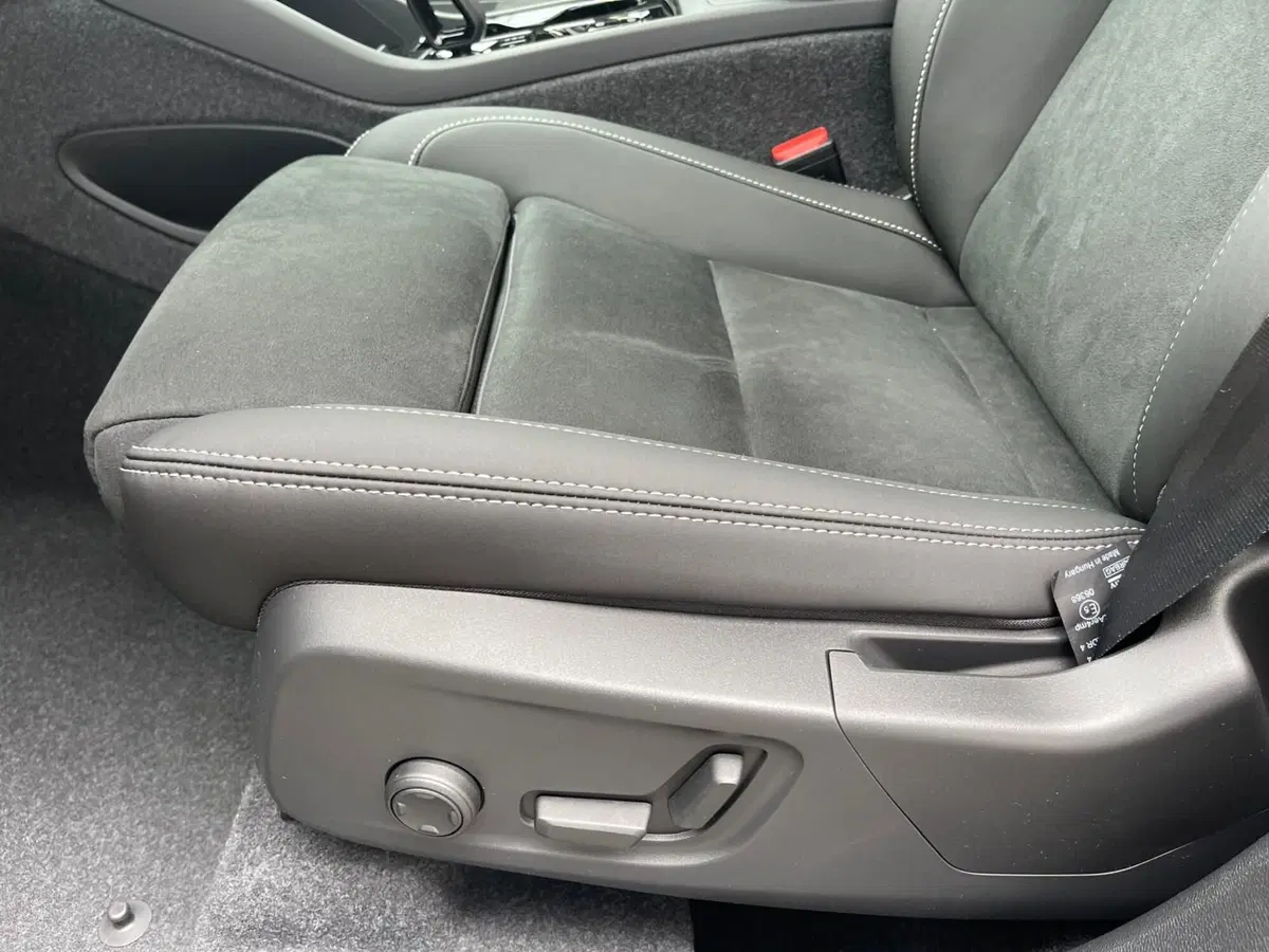 Volvo XC40 nuova a Como (13)