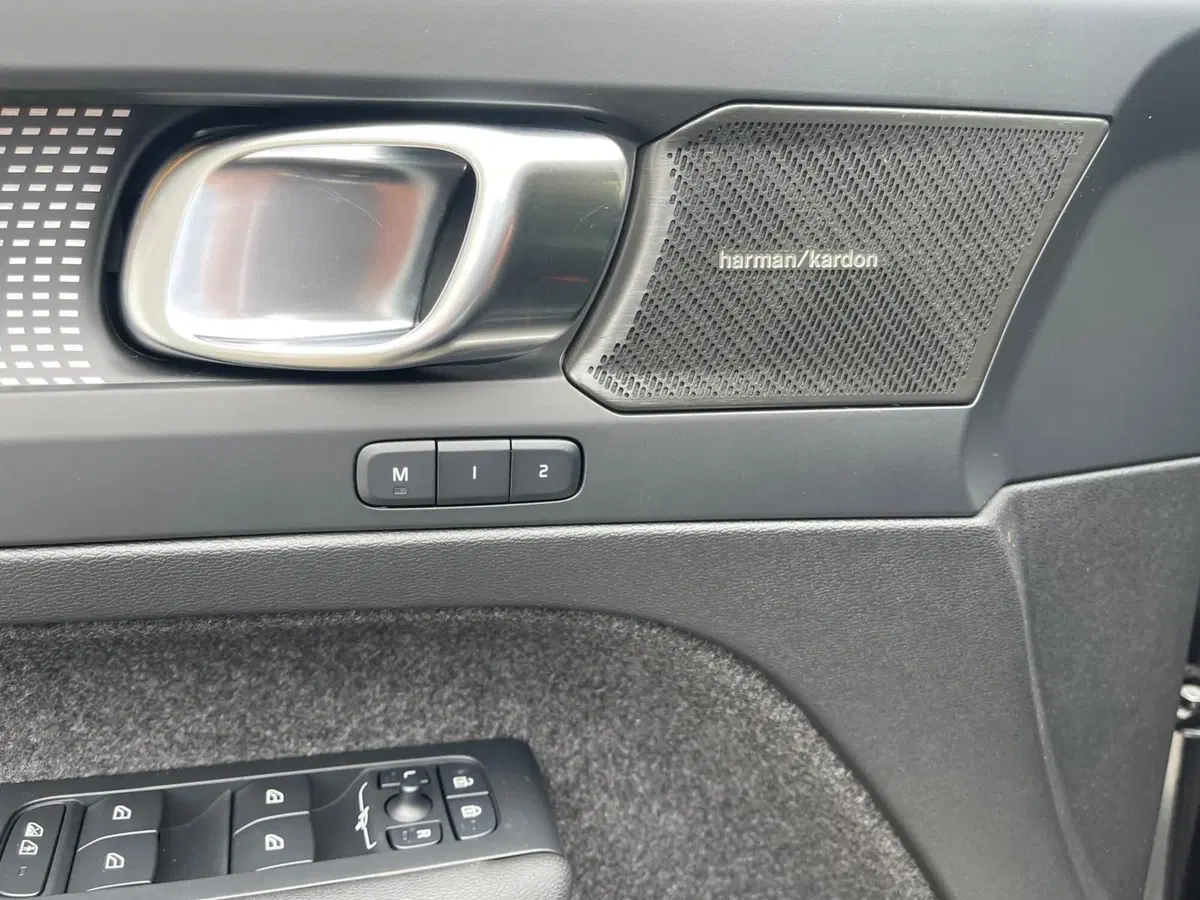 Volvo XC40 nuova a Como (14)