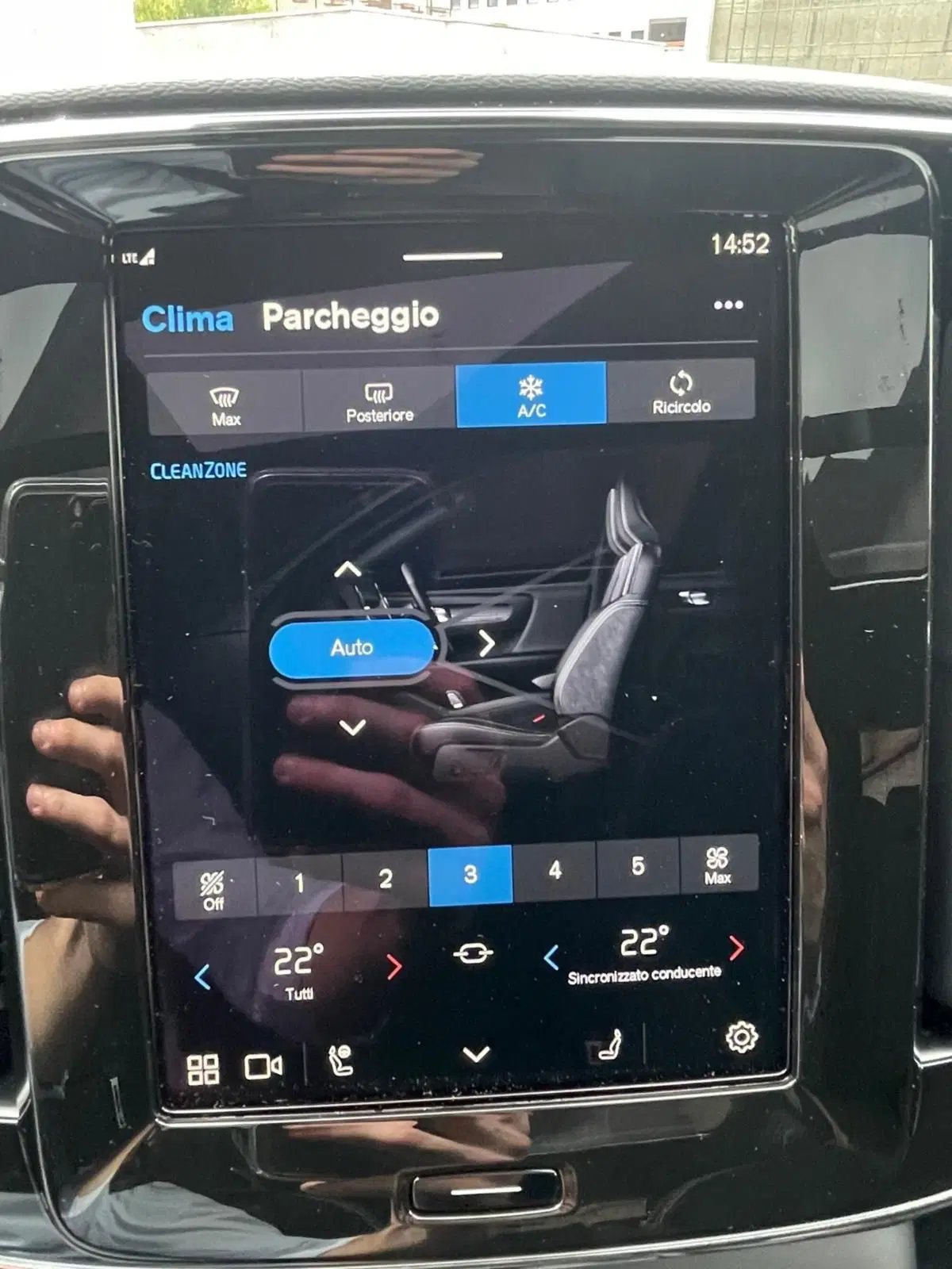Volvo XC40 nuova a Como (18)