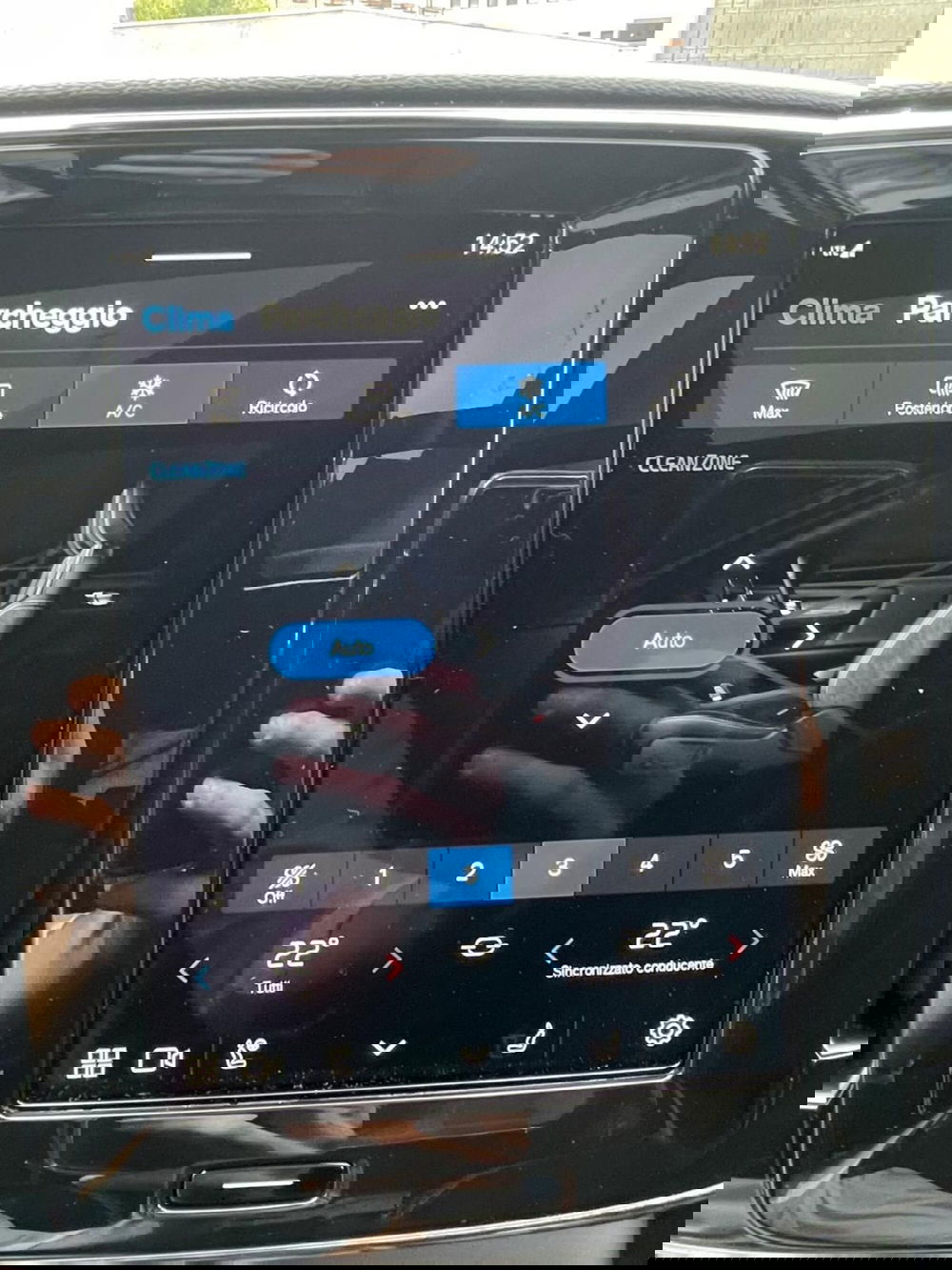 Volvo XC40 nuova a Como (18)