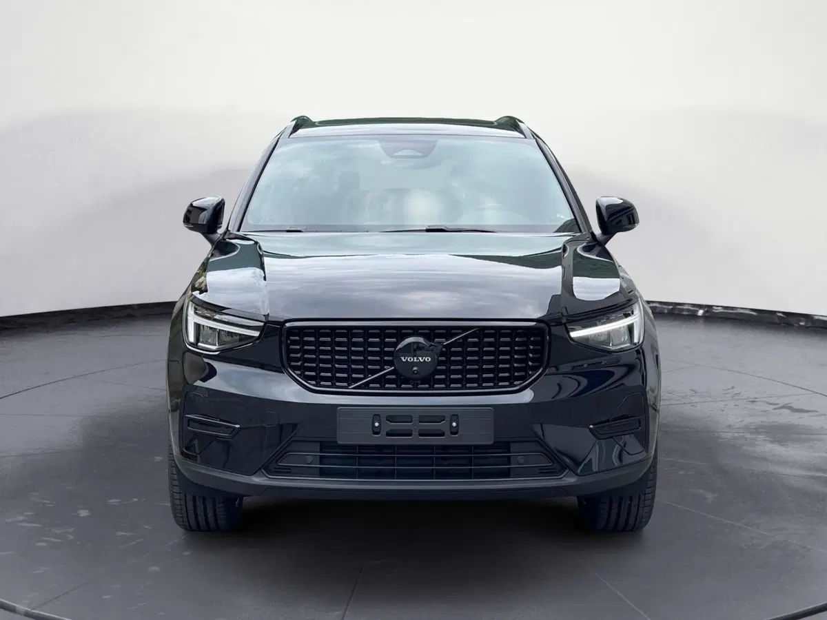 Volvo XC40 nuova a Como (2)