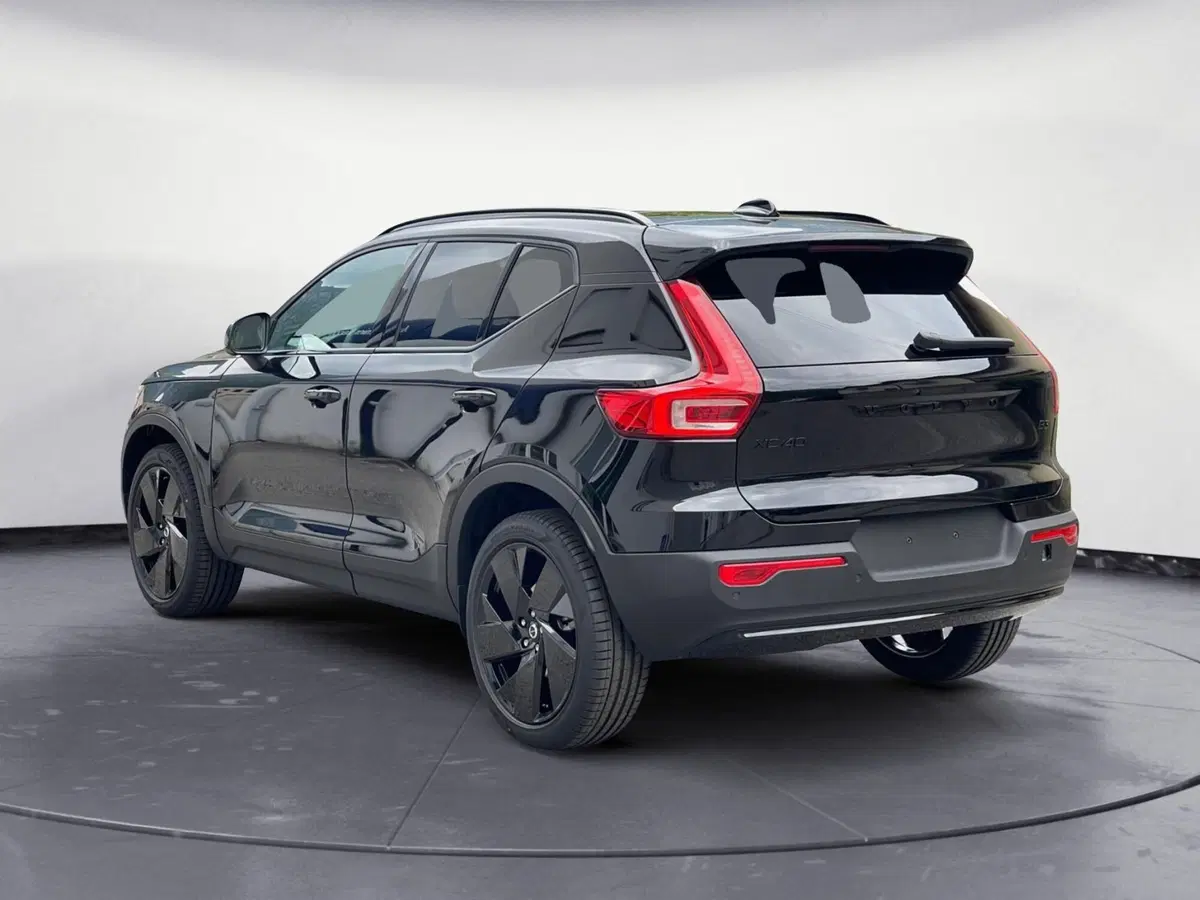 Volvo XC40 nuova a Como (5)