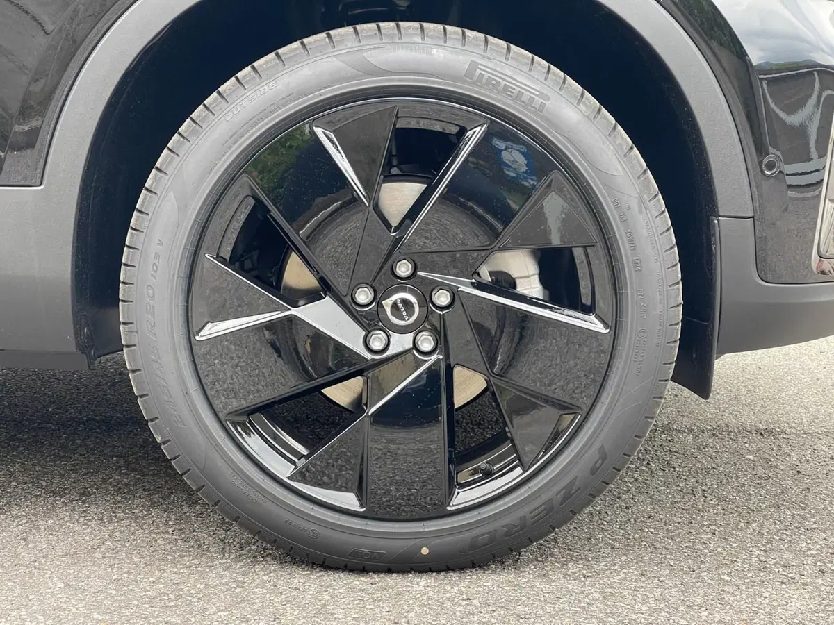 Volvo XC40 nuova a Como (6)