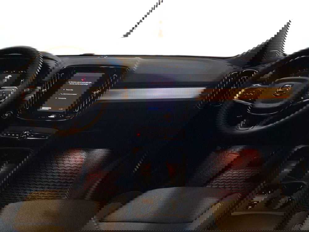 Volvo XC40 usata a Macerata (10)