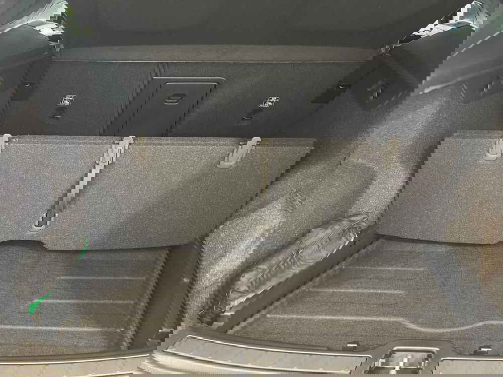 Volvo XC40 nuova a Como (11)