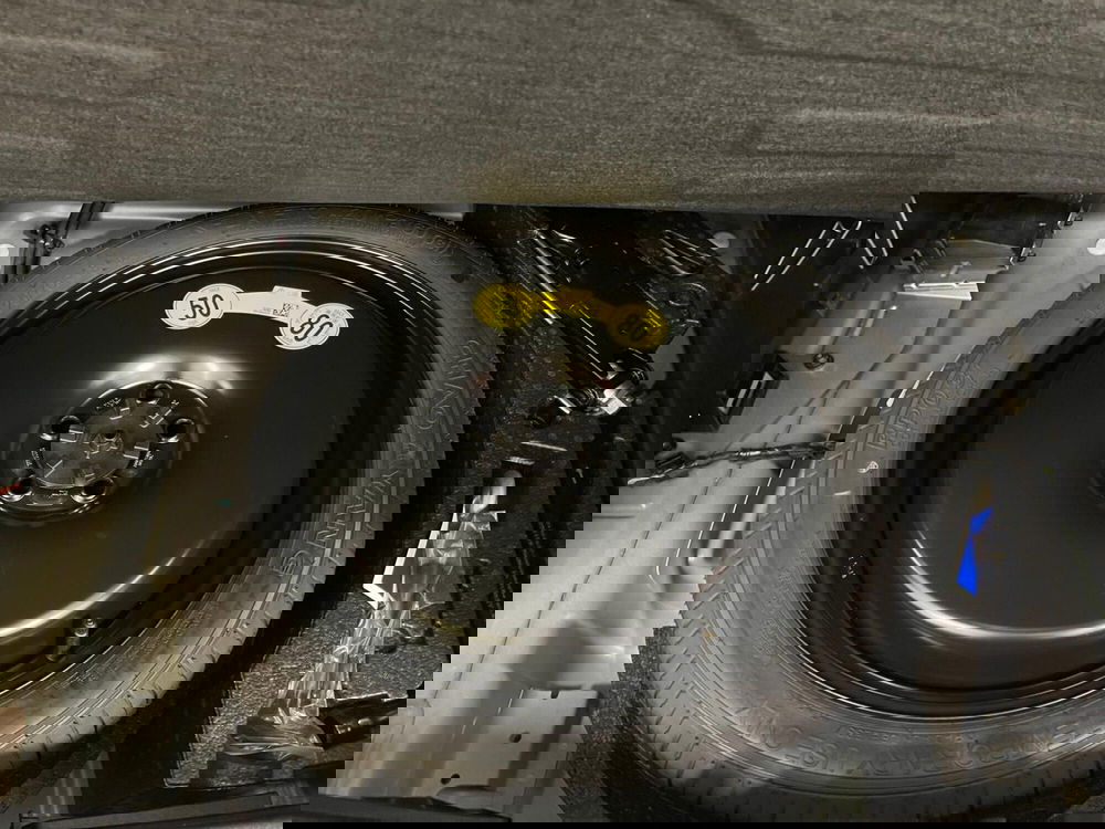 Volvo XC40 nuova a Como (12)