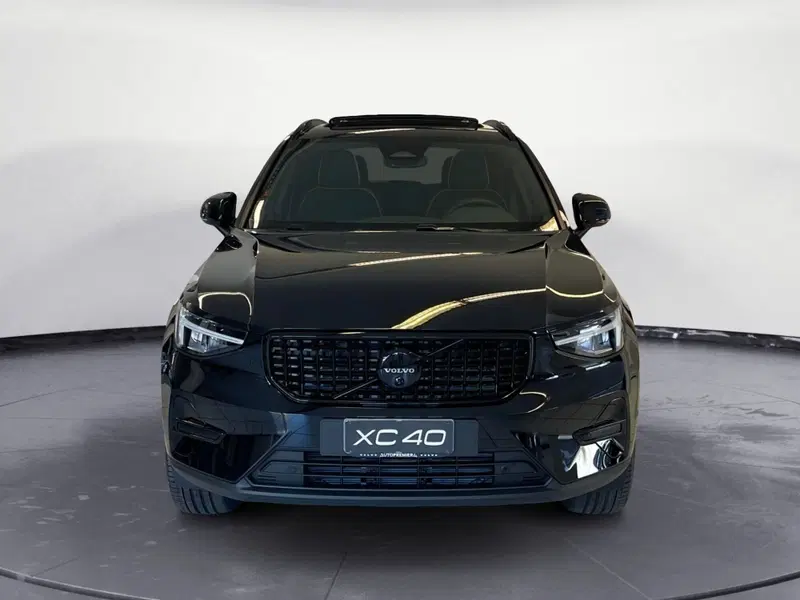 Volvo XC40 nuova a Como (2)