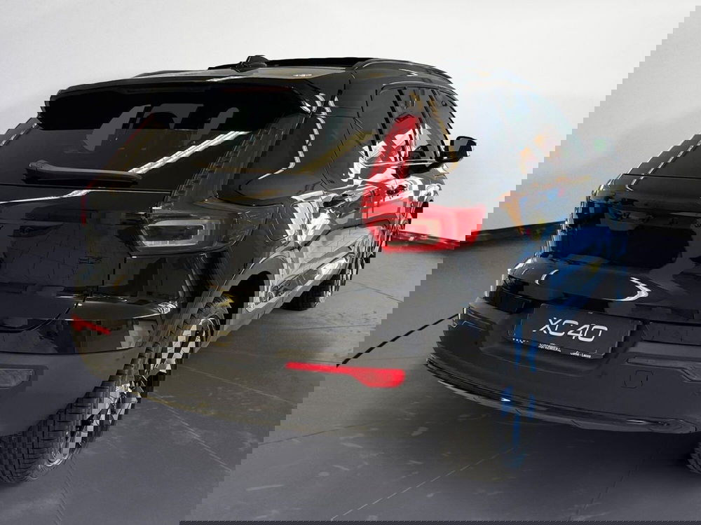 Volvo XC40 nuova a Como (4)