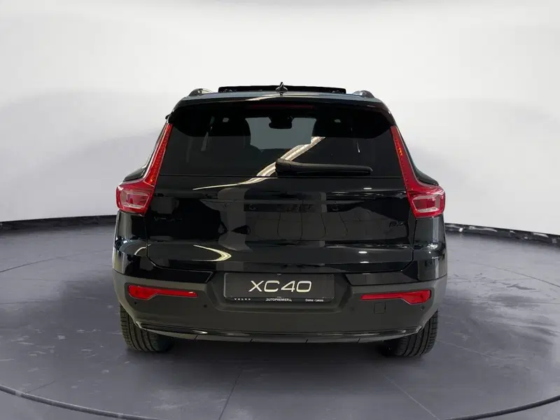 Volvo XC40 nuova a Como (5)