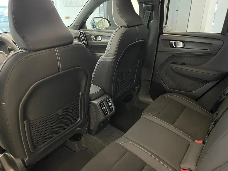 Volvo XC40 nuova a Como (9)