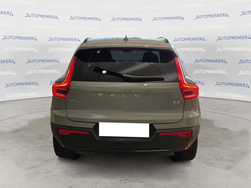 Volvo XC40 nuova a Como (4)