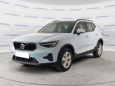 Volvo XC40 B3 automatico Essential nuova a Como