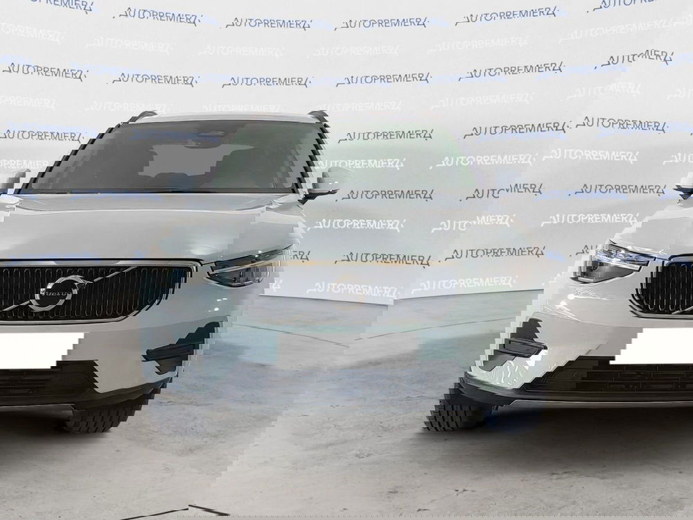 Volvo XC40 nuova a Como (2)