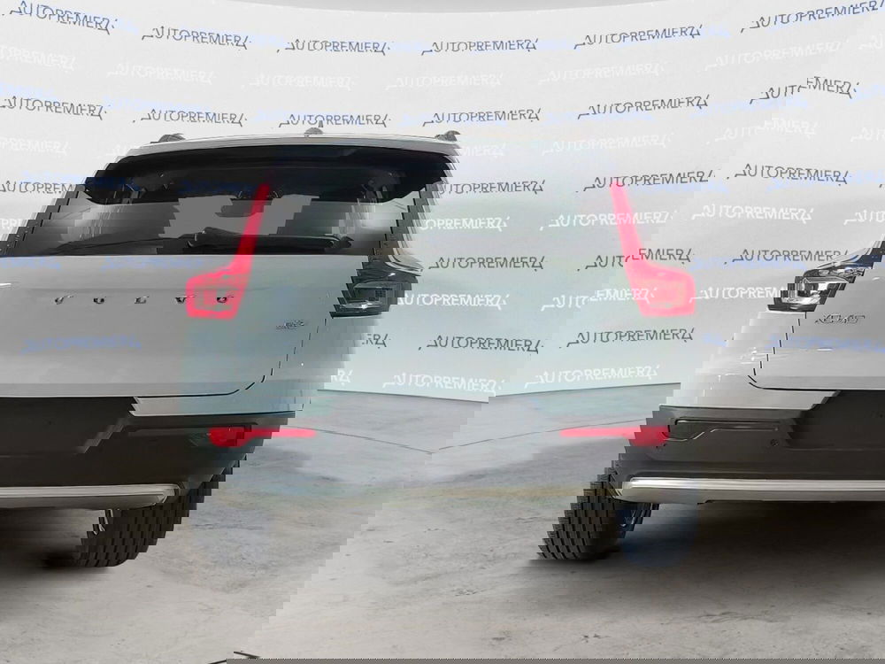 Volvo XC40 nuova a Como (4)