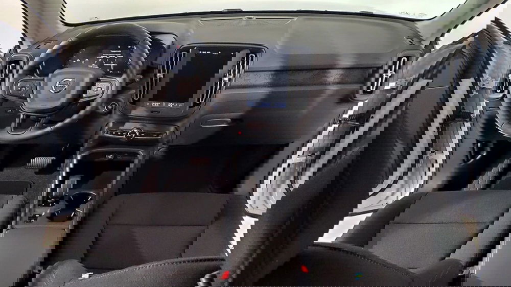 Volvo XC40 nuova a Como (5)