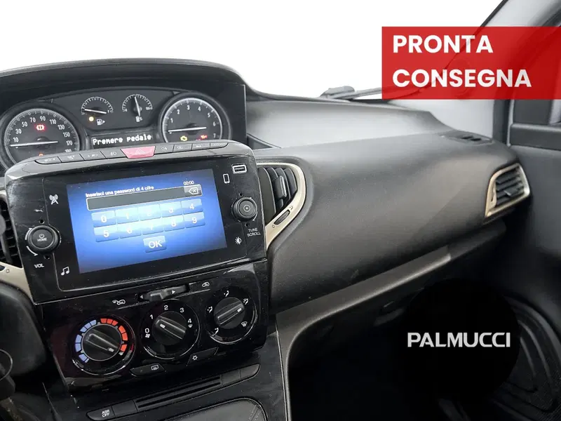 Lancia Ypsilon usata a Prato (13)