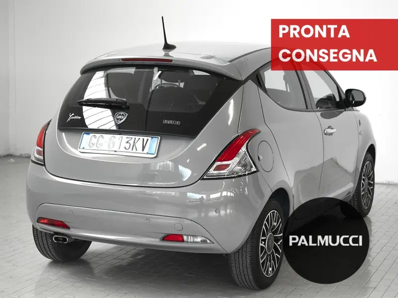 Lancia Ypsilon usata a Prato (3)
