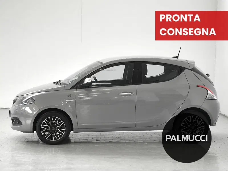 Lancia Ypsilon usata a Prato (4)