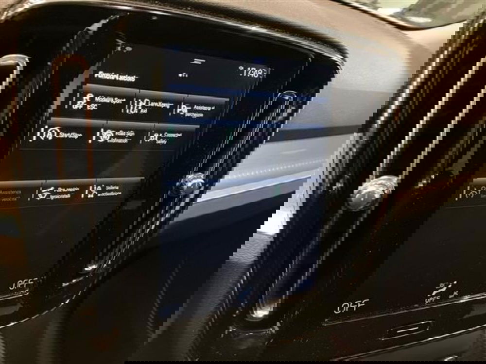 Volvo XC40 usata a Como (14)