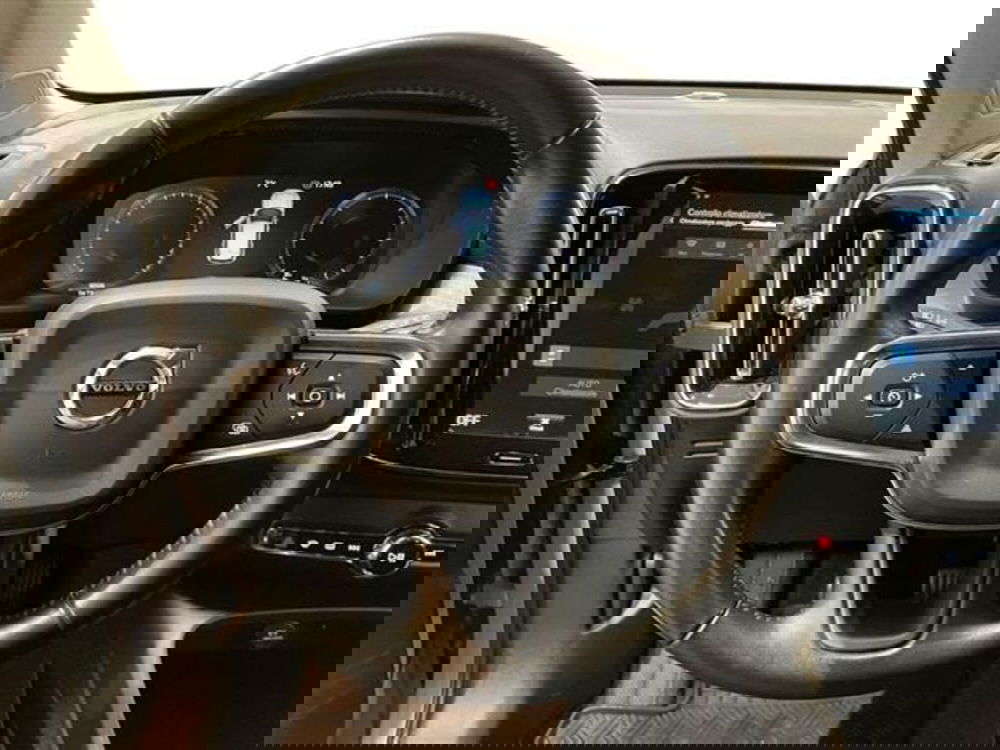 Volvo XC40 usata a Como (16)