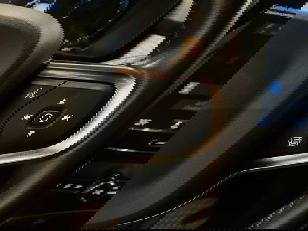 Volvo XC40 usata a Como (18)