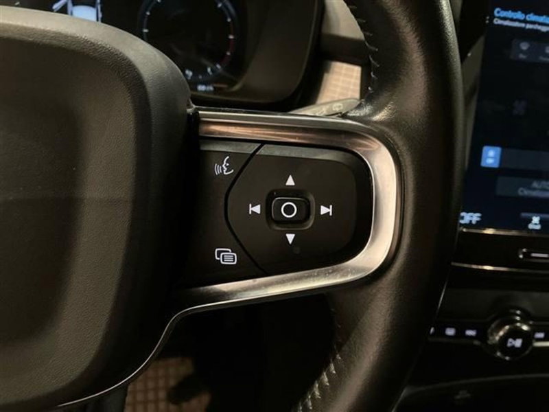 Volvo XC40 usata a Como (18)