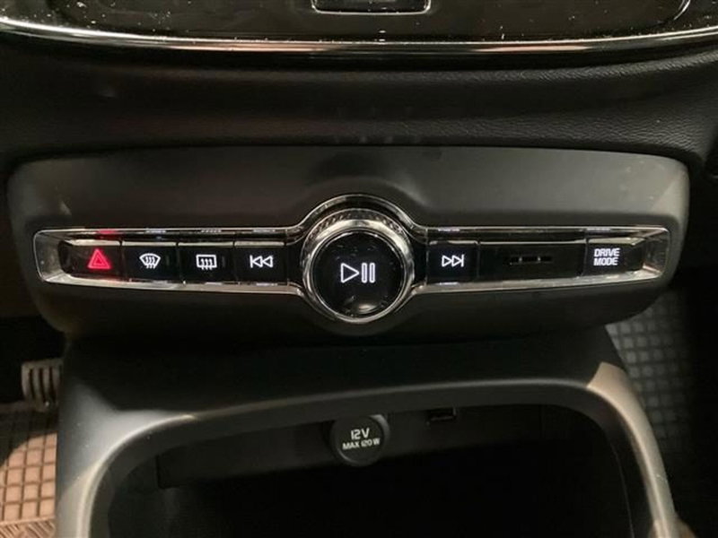 Volvo XC40 usata a Como (20)